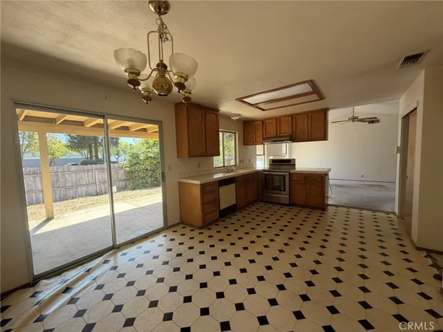 17 Betsey Way, Chico, California 95928 — photo 4