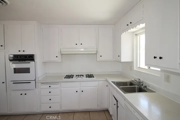 25626 Eaton, Barstow, California 92311 — photo 5