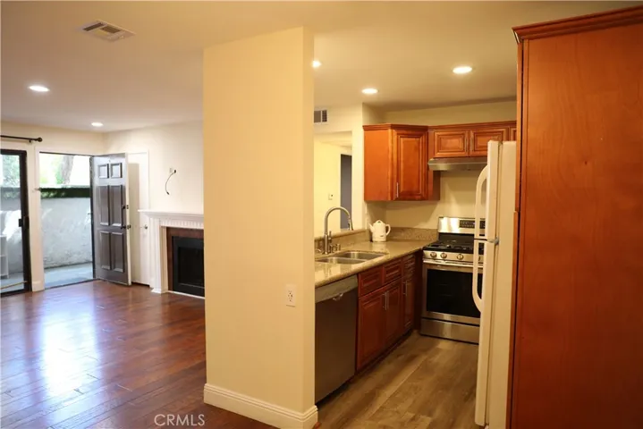 9600 Van Nuys Boulevard 107, Panorama City, California 91402 — photo 4