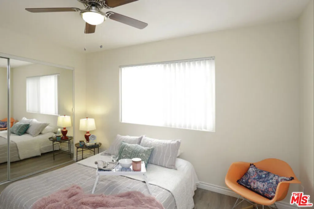 550 S Manhattan Place, Los Angeles, California 90020 — photo 5