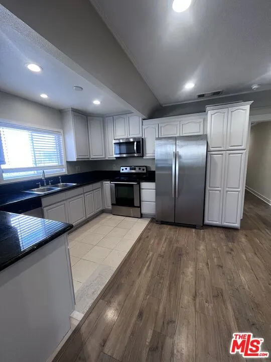942 S Lucerne, Los Angeles, California 90019 — photo 4