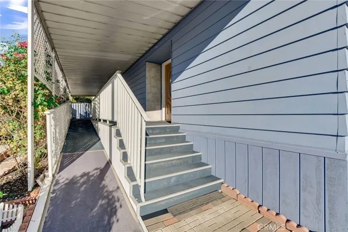 3945 Bradford 55, La Verne, California 91750 — photo 4