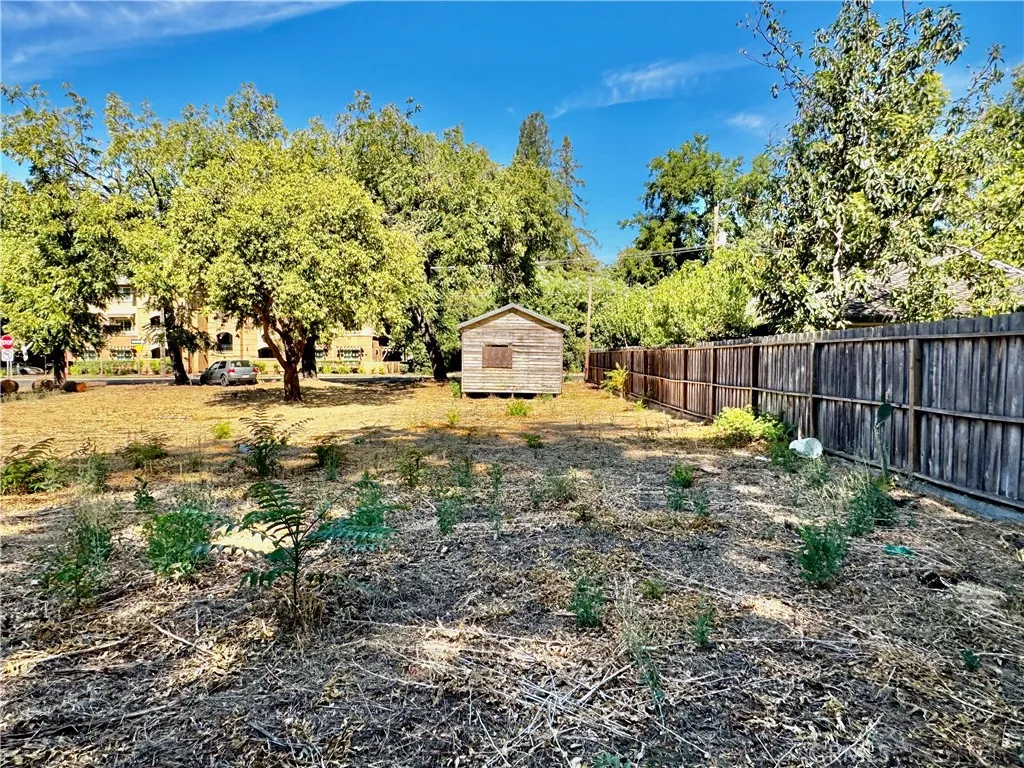 1259 9th E, Chico, California 95928 — photo 5