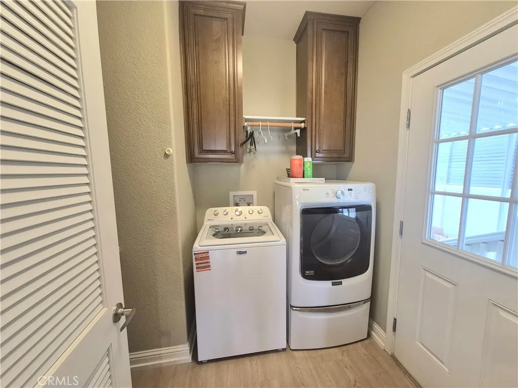 Washer & Drier included - indoor laundryroom perfectly located at side door to carport. Washer & Drier included - indoor laundryroom perfectly located at side door to carport.