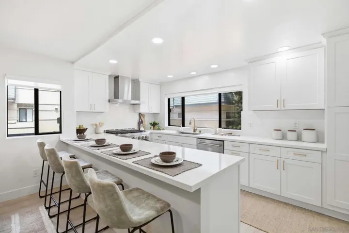 7965 Caminito Del Cid, La Jolla, California 92037 — photo 5