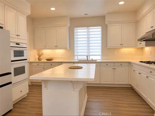 8062 Holland Park St, Chino, California 91708 — photo 4