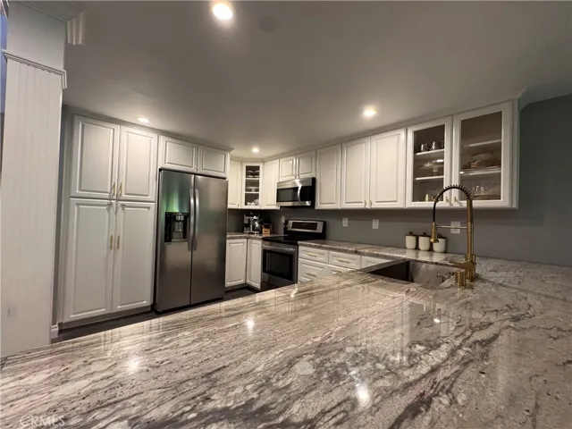 10151 Larwin 3, Chatsworth, California 91311 — photo 4