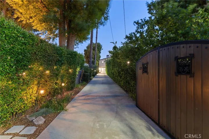 22702 Califa Street, Woodland Hills, California 91367 — photo 4