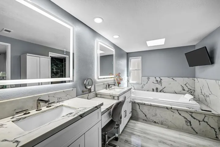 Primary Bath/Spa