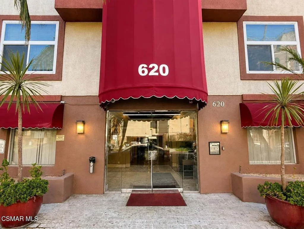 620 Gramercy Pl