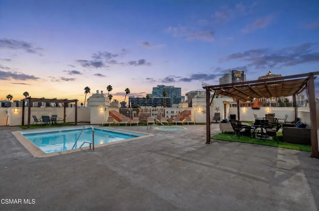 Rooftop pool Rooftop pool