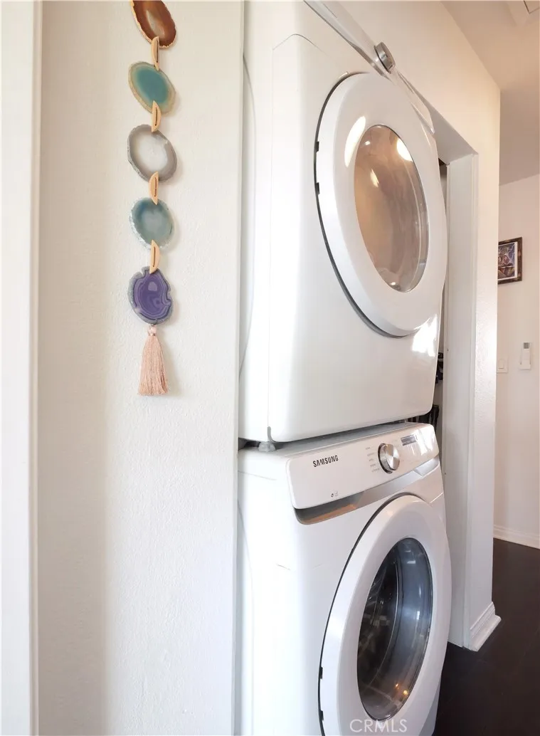 Hall Laundry Washer/Dry Hall Laundry Washer/Dry