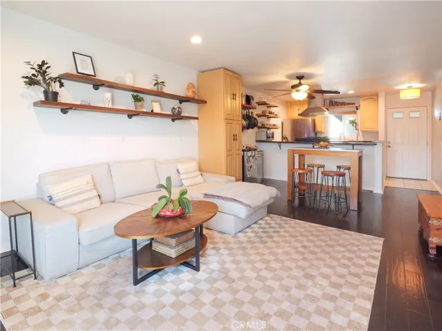 Family Room, Kitchen Island/Bar, and Entry way