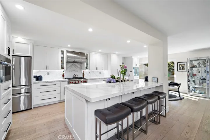 526 Vista Grande, Newport Beach, California 92660 — photo 5