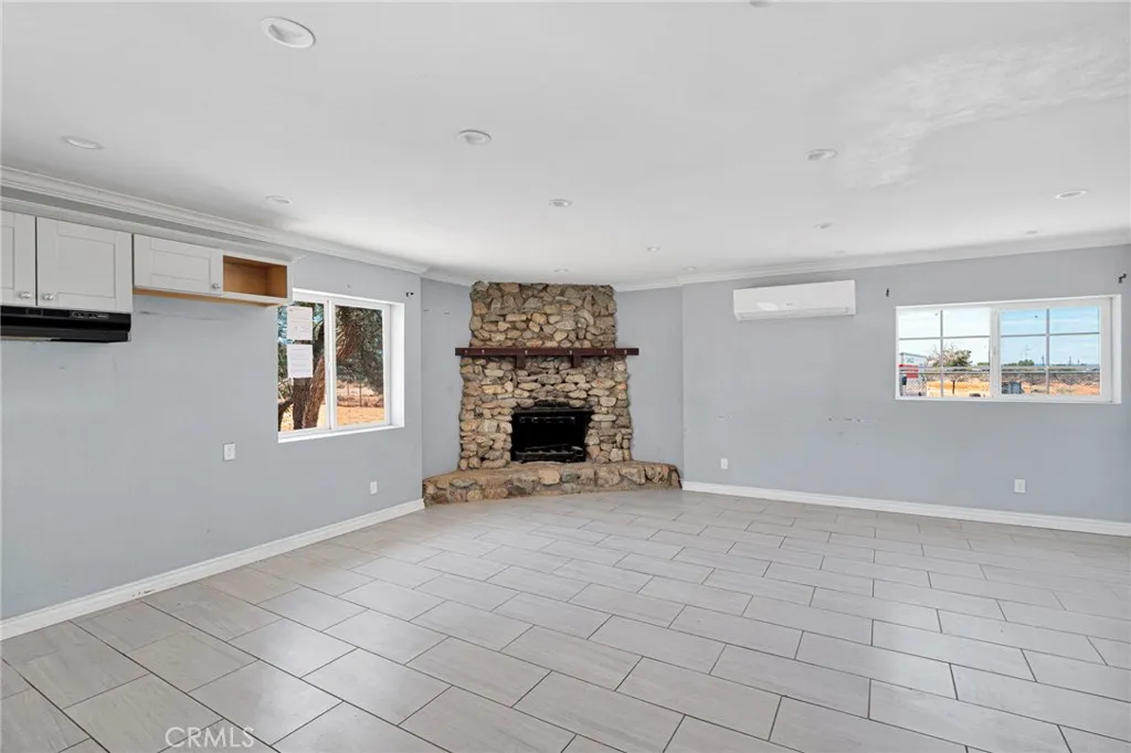 10912 Matilija, Apple Valley, California 92308 — photo 4