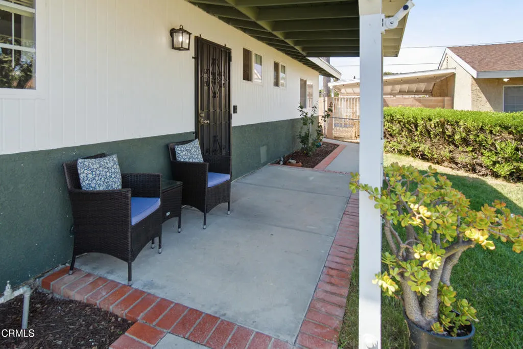 3_front patio 3_front patio