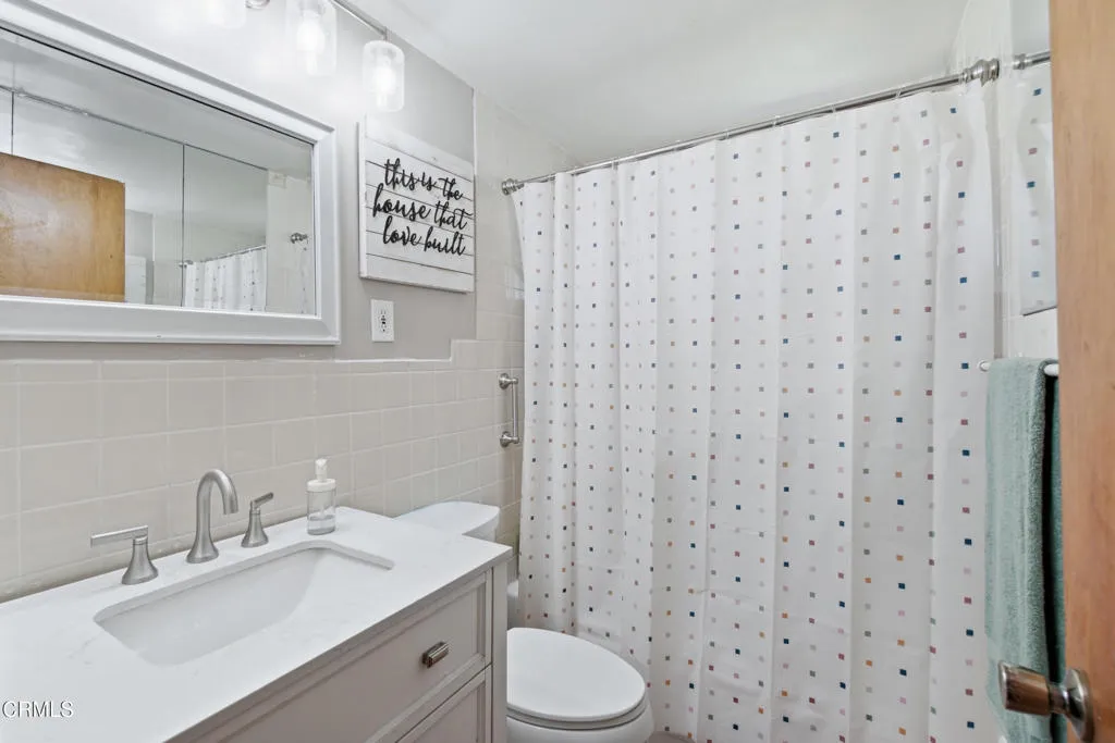 17_bathroom 17_bathroom