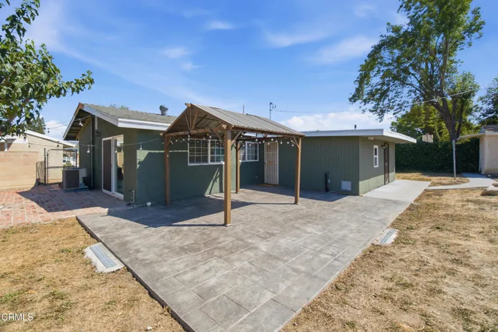 27_back exterior