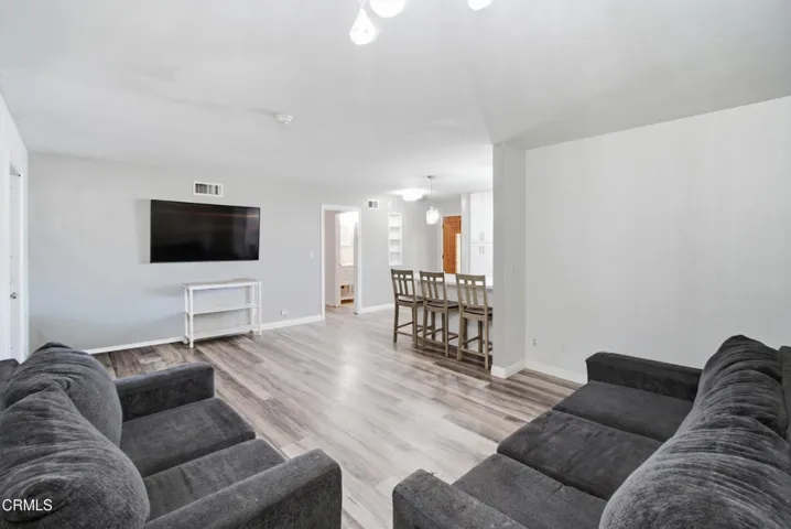 15_living room