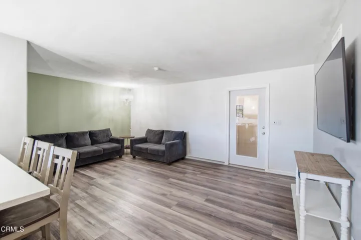 12_living room