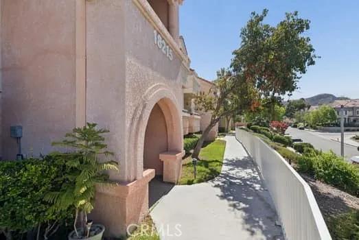 18215 Flynn 124, Canyon Country, California 91387 — photo 4