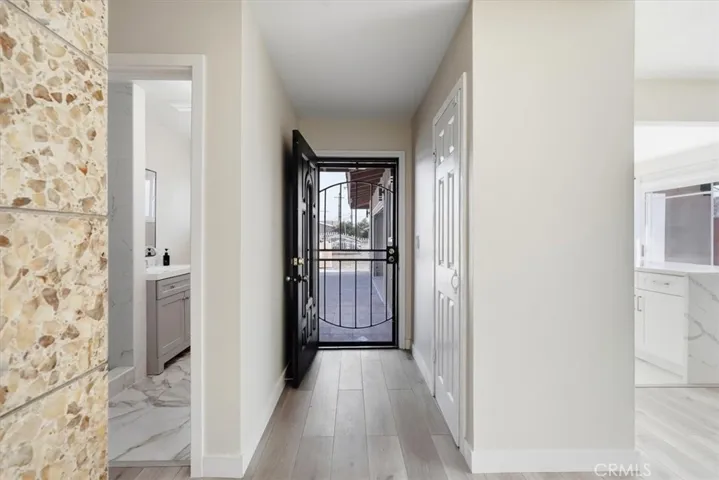 10112 Traylor Way, Garden Grove, California 92843 — photo 5