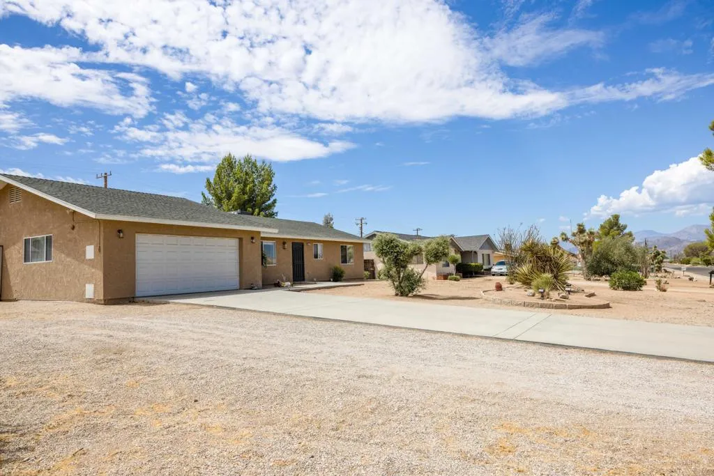 58357 Delano Trail, Yucca Valley, California 92284 — photo 4