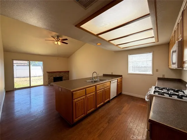 13383 Netzley, Chino, California 91710 — photo 5