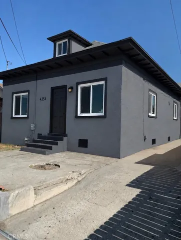 AI PICTURE -HOME WILL BE PAINTED SIMILAR
