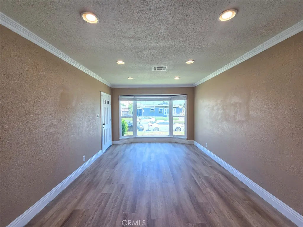 705 N Hillford Avenue, Compton, California 90220 — photo 5