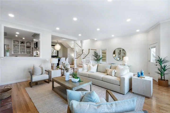 920 E Oceanfront, Newport Beach, California 92661 — photo 4