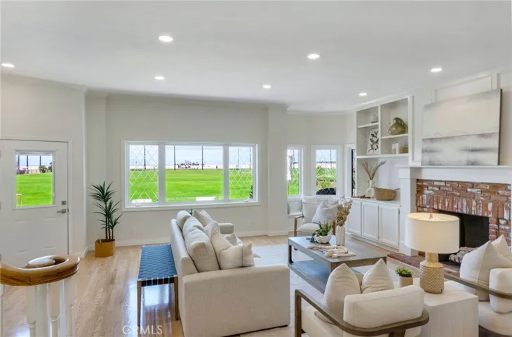 920 E Oceanfront, Newport Beach, California 92661 — photo 5