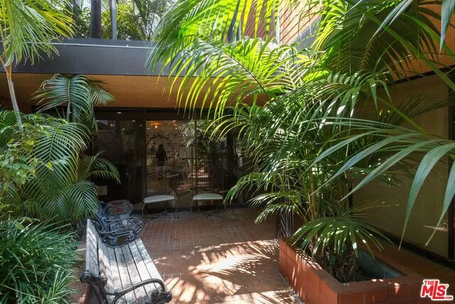337 S Robertson Boulevard 103, Beverly Hills, California 90211 — photo 4