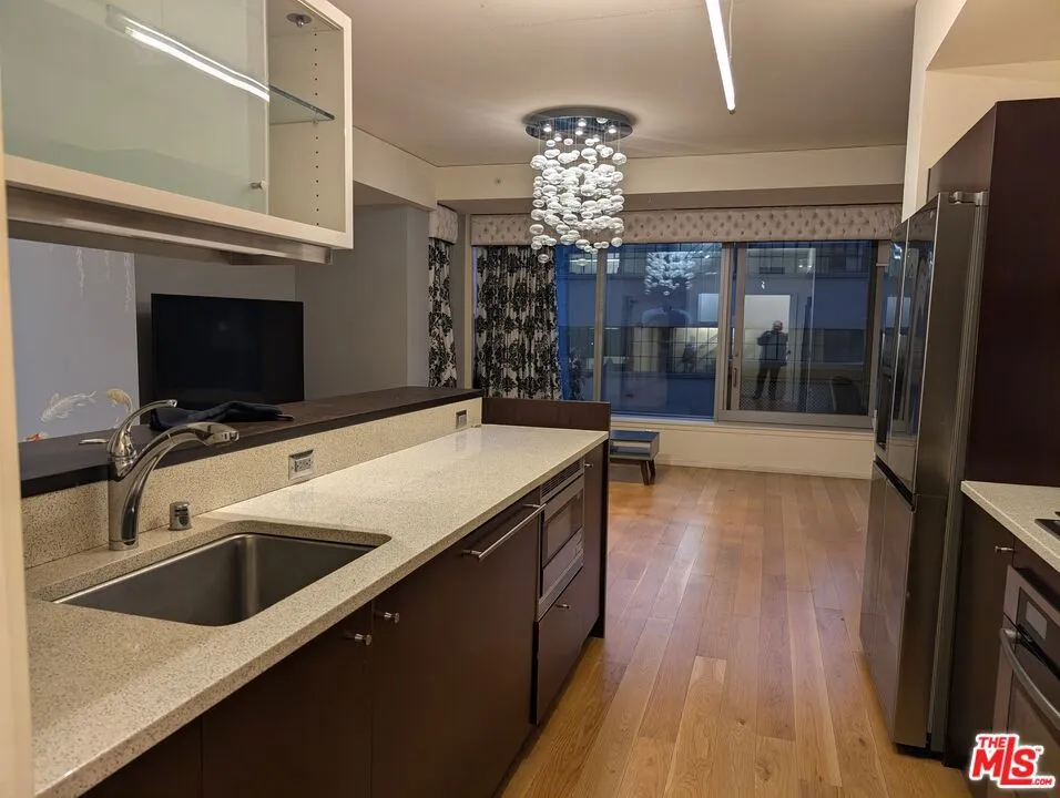 Kitchen to Dinning Area