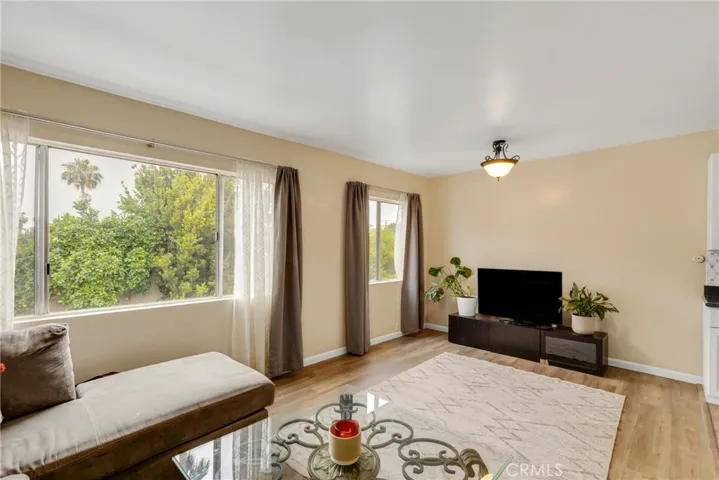 20214 Cohasset Street 16, Winnetka, California 91306 — photo 5