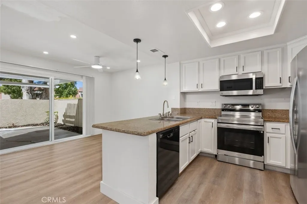 142 Stanford Court 71, Irvine, California 92612 — photo 4