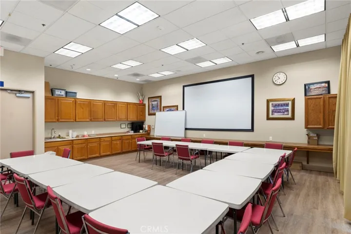 Meeting / multipurpose room