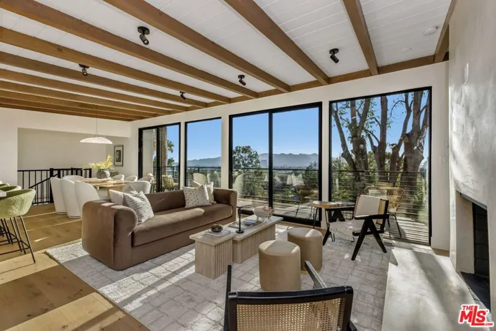 645 Luton Drive, Glendale, California 91206 — photo 4