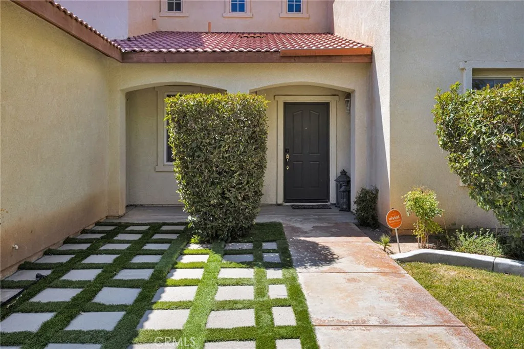13068 Angelica, Victorville, California 92392 — photo 4