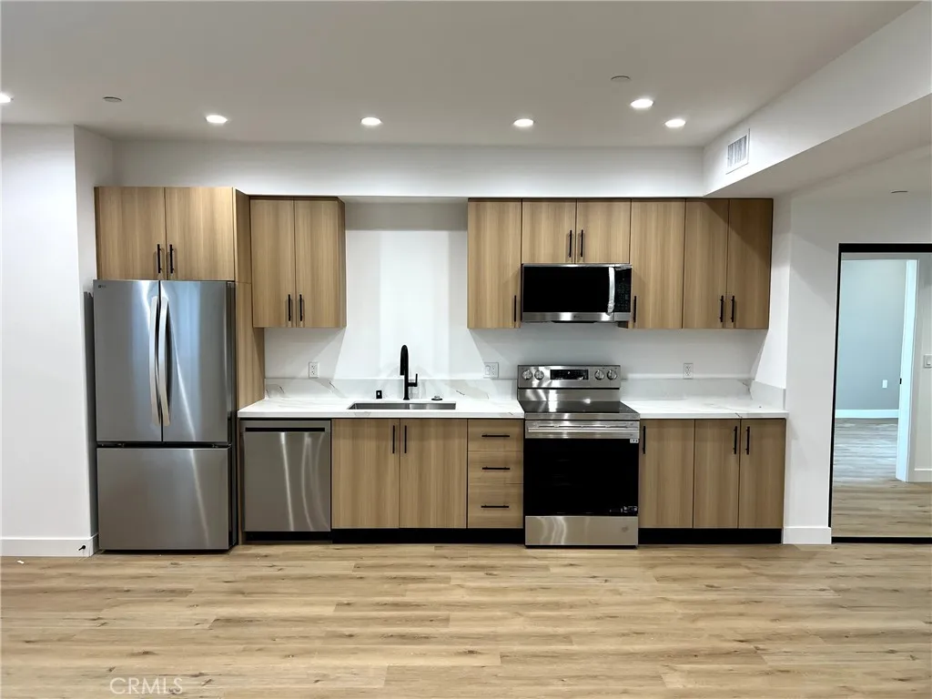 8016 Fair 203, Sun Valley, California 91352 — photo 5