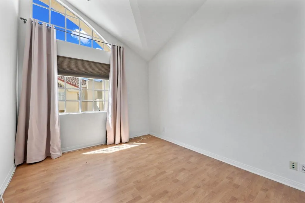 16-web-or-mls-805A5967 2 16-web-or-mls-805A5967 2