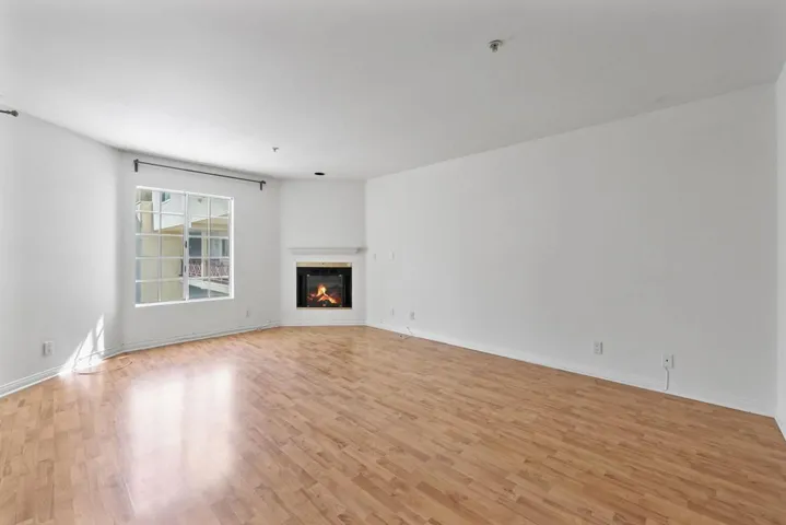 1131 Campbell 212, Glendale, California 91207 — photo 5