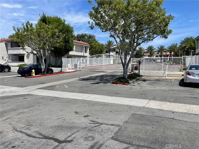 Gated complex