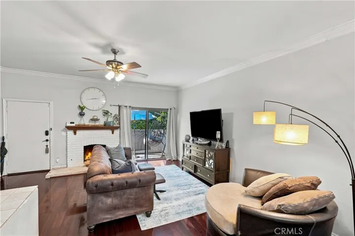 10234 Variel 5, Chatsworth, California 91311 — photo 4