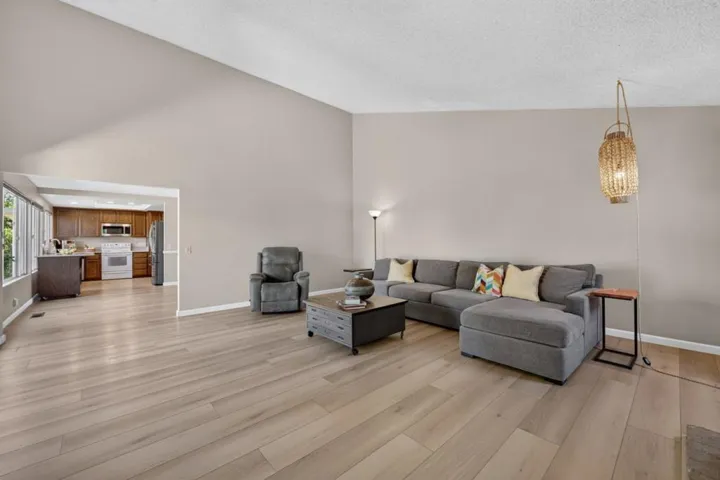Massive Family Room w/Vaulted Ceilings
