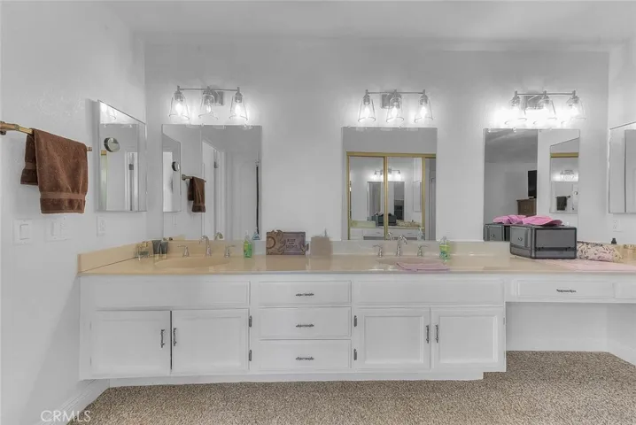 Double vanity plus handy dressing table