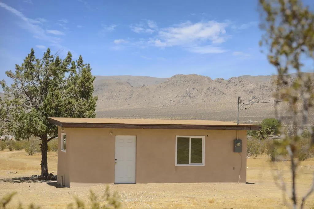 27127 Zuni Road, Apple Valley, California 92307 — photo 5