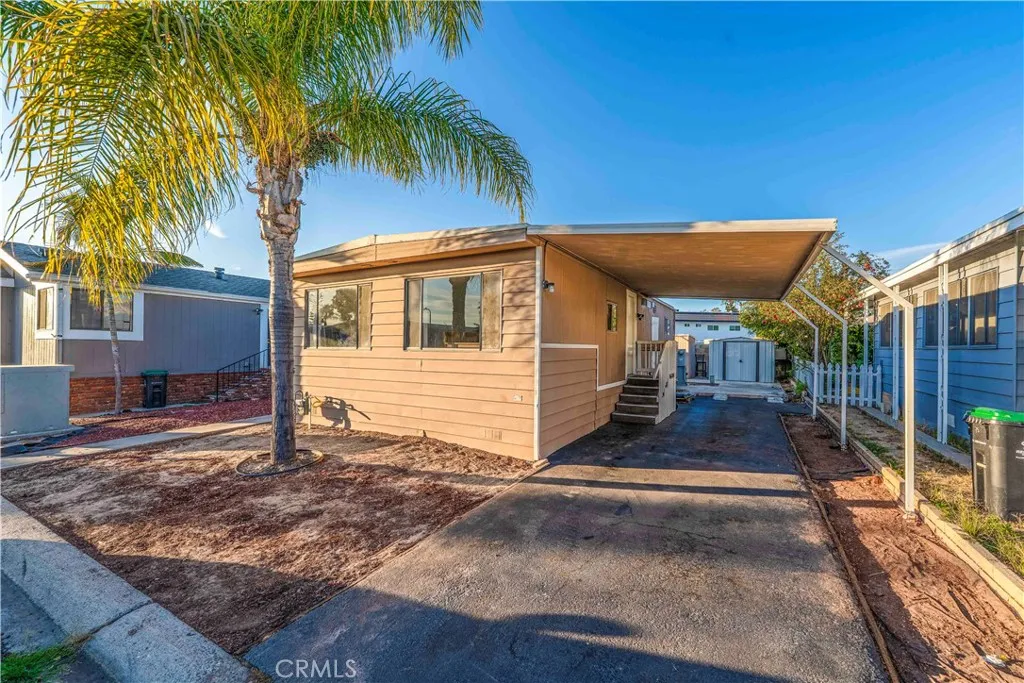 320 N Park Vista #76
