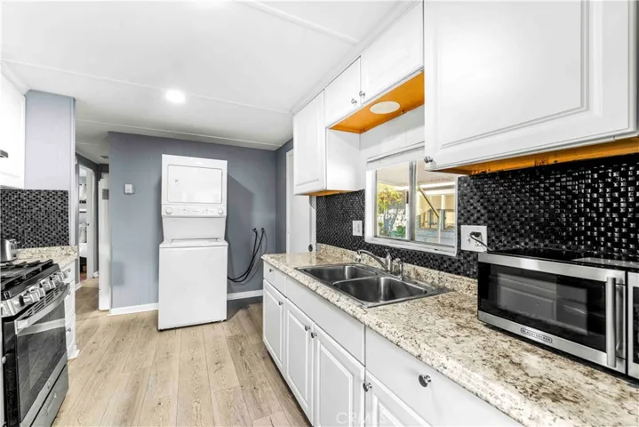 320 N Park Vista 76, Anaheim, California 92806 — photo 4