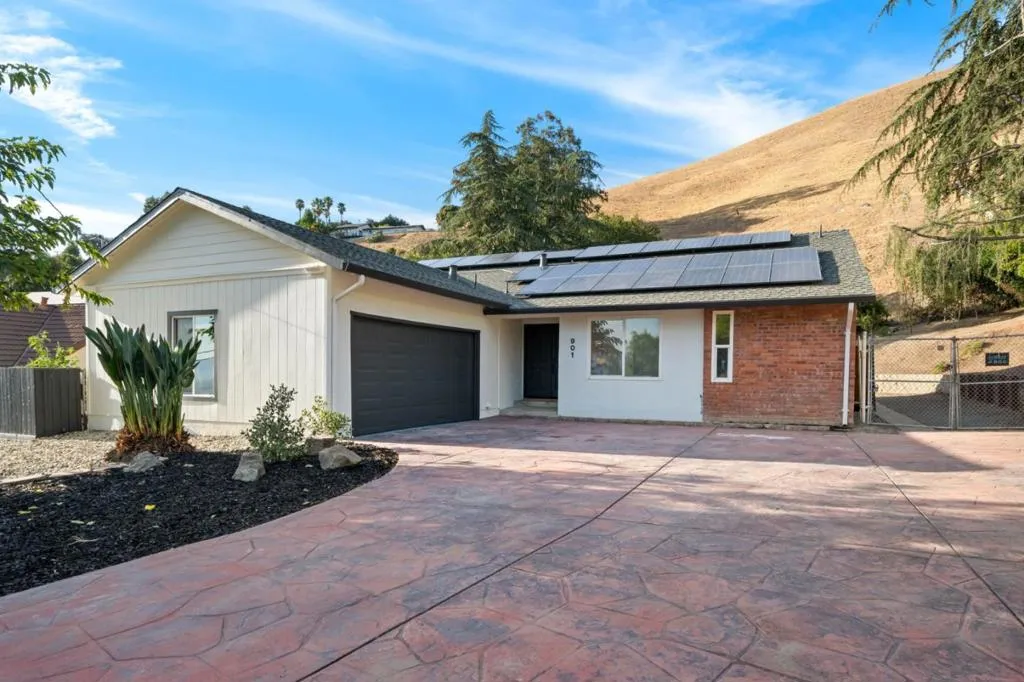 901 Boulder Dr